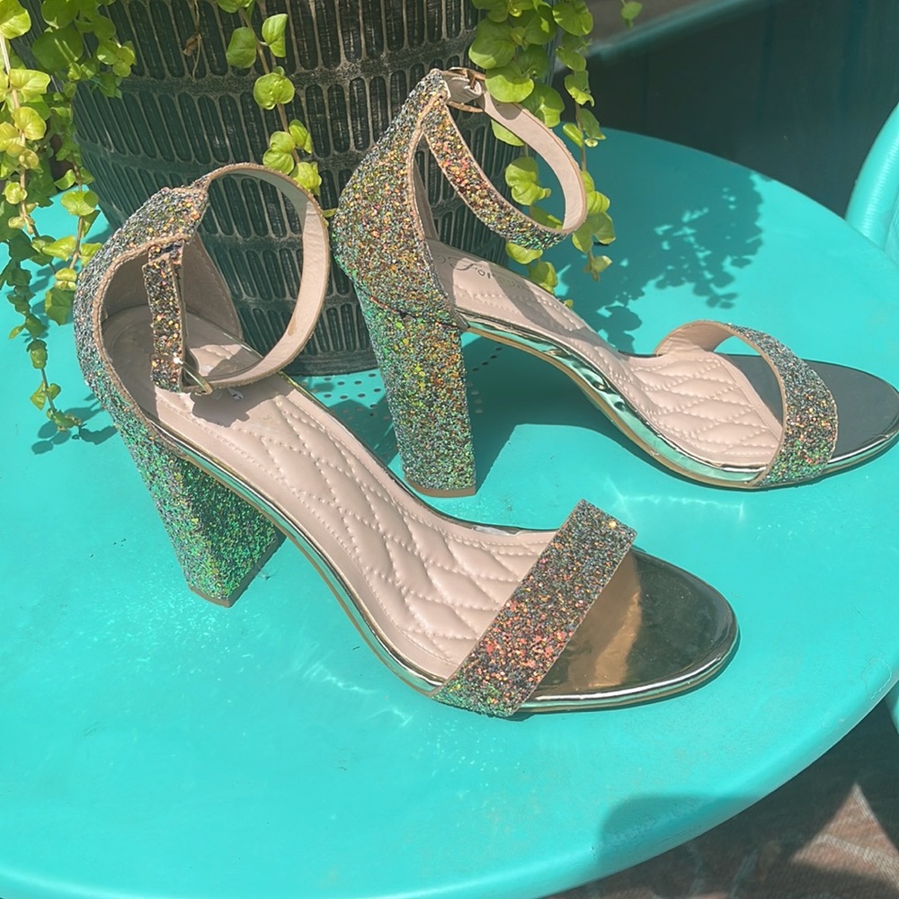 Forever size 10 4 inch heels gold glitter sequins, sandals
